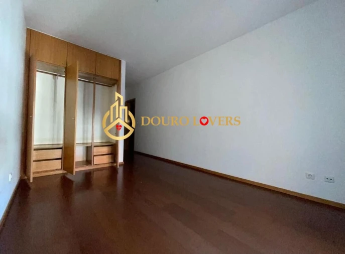 Apartamento T2 para Venda em Oliveira do Douro Foto 13