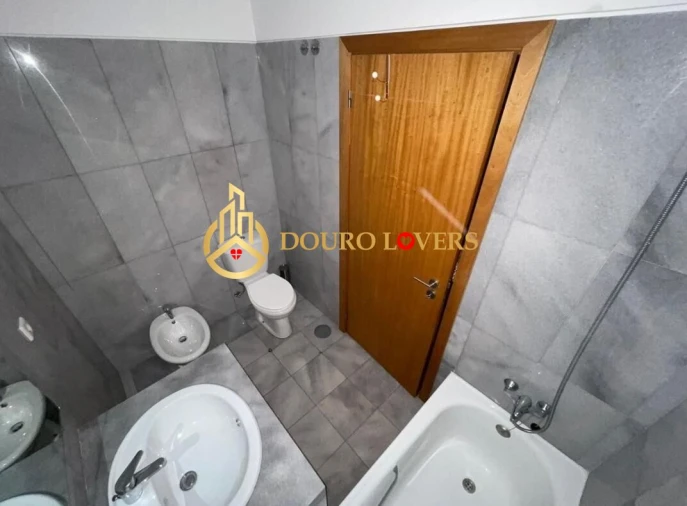 Apartamento T2 para Venda em Oliveira do Douro Foto 15