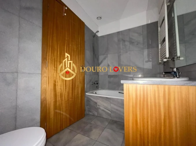 Apartamento T2 para Venda em Oliveira do Douro Foto 16
