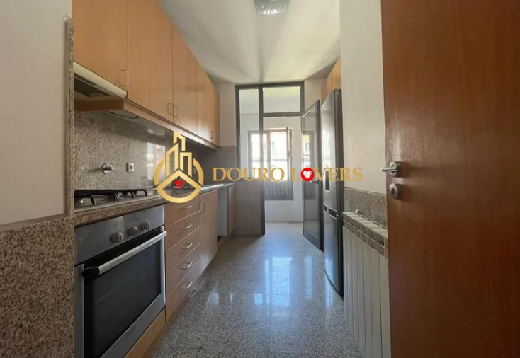 Apartamento T2 para Venda em Oliveira do Douro Foto 6