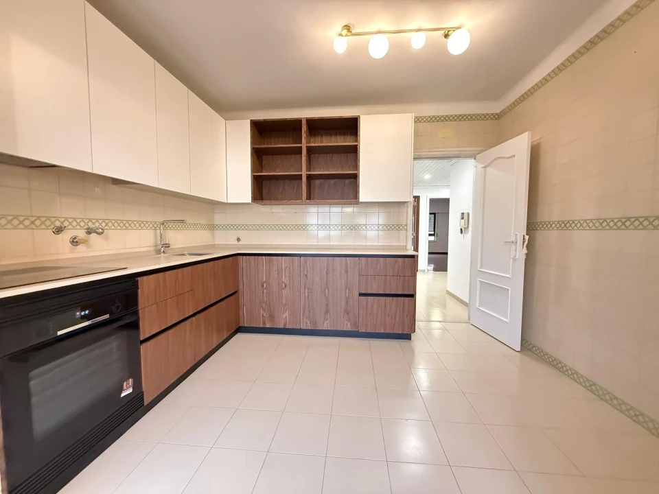 Apartamento T2 para Venda em Alcabideche Foto 1