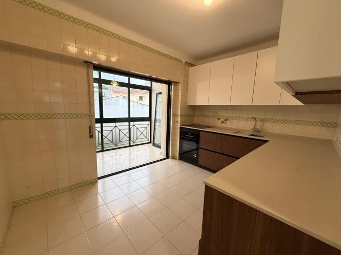 Apartamento T2 para Venda em Alcabideche Foto 3