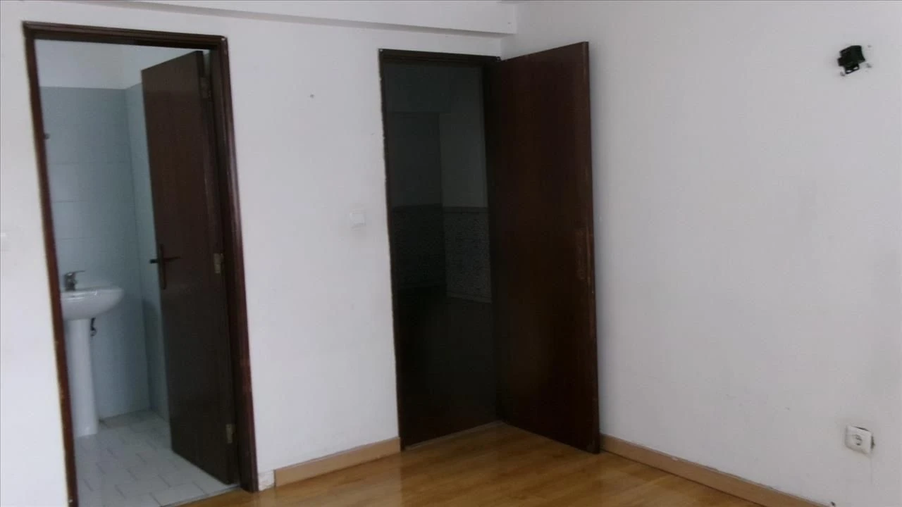 Apartamento T3 para Venda em Seixal Foto 13