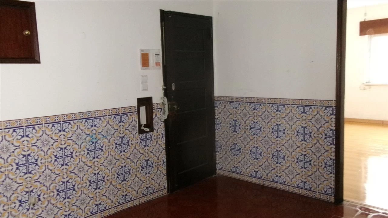 Apartamento T3 para Venda em Seixal Foto 2