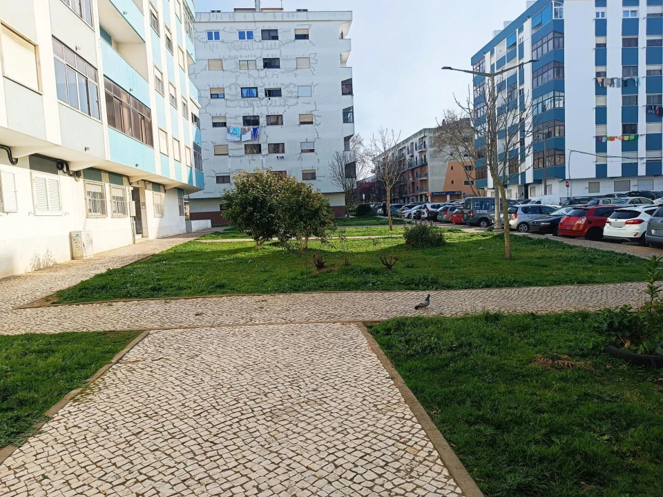 Apartamento T3 para Venda em Seixal Foto 21