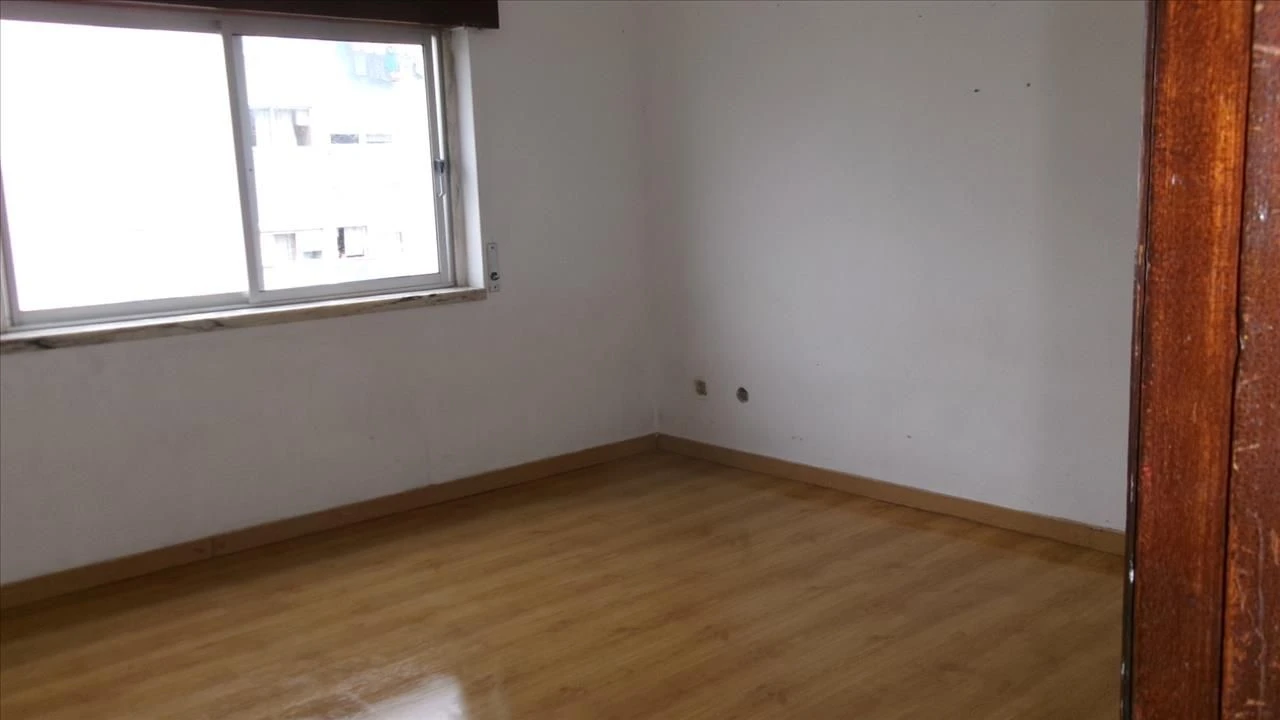 Apartamento T3 para Venda em Seixal Foto 8