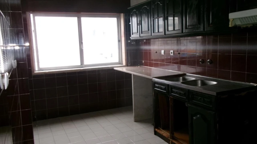 Apartamento T3 para Venda em Seixal Foto 4
