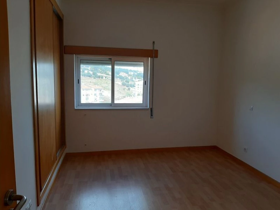 Apartamento T4 para Venda em Azambuja Foto 10