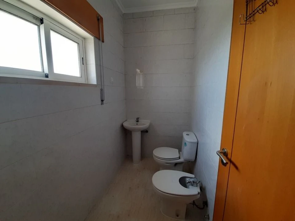 Apartamento T4 para Venda em Azambuja Foto 17