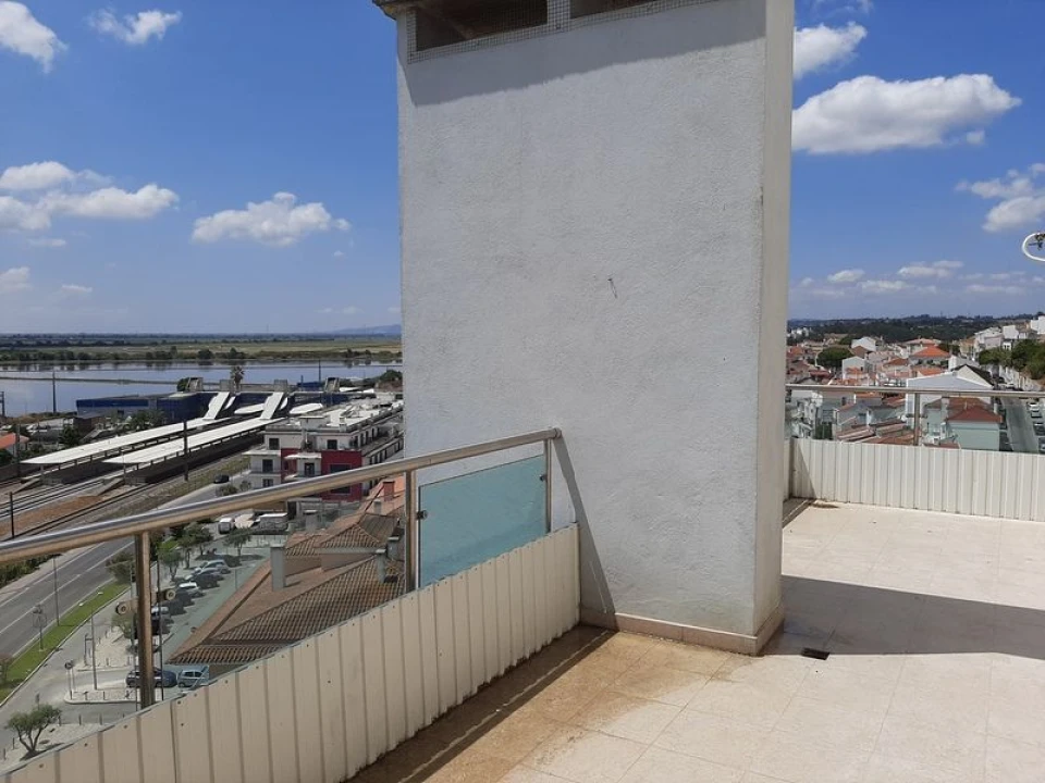 Apartamento T4 para Venda em Azambuja Foto 20