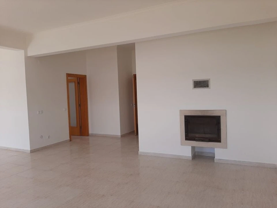 Apartamento T4 para Venda em Azambuja Foto 3