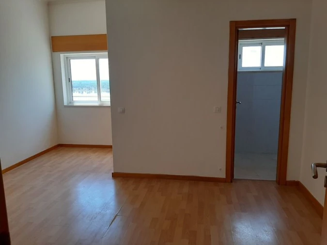 Apartamento T4 para Venda em Azambuja Foto 15
