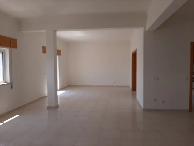 Apartamento T4 para Venda em Azambuja Foto 4