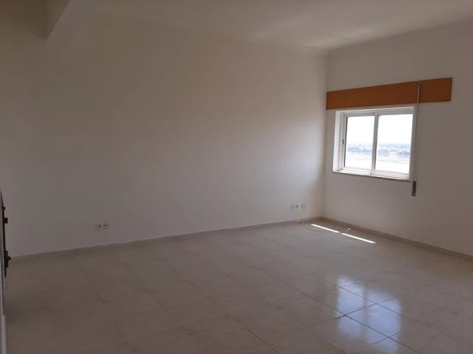 Apartamento T4 para Venda em Azambuja Foto 5