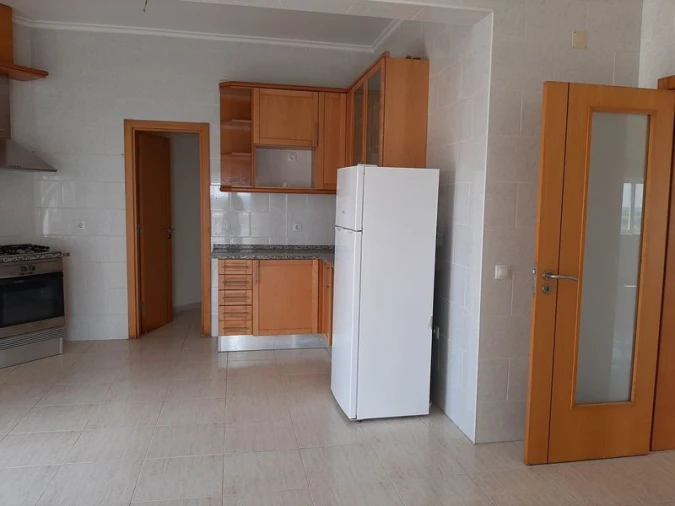Apartamento T4 para Venda em Azambuja Foto 7