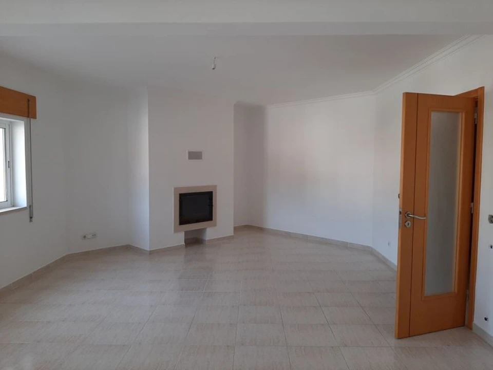 Apartamento T3 para Venda em Azambuja Foto 2