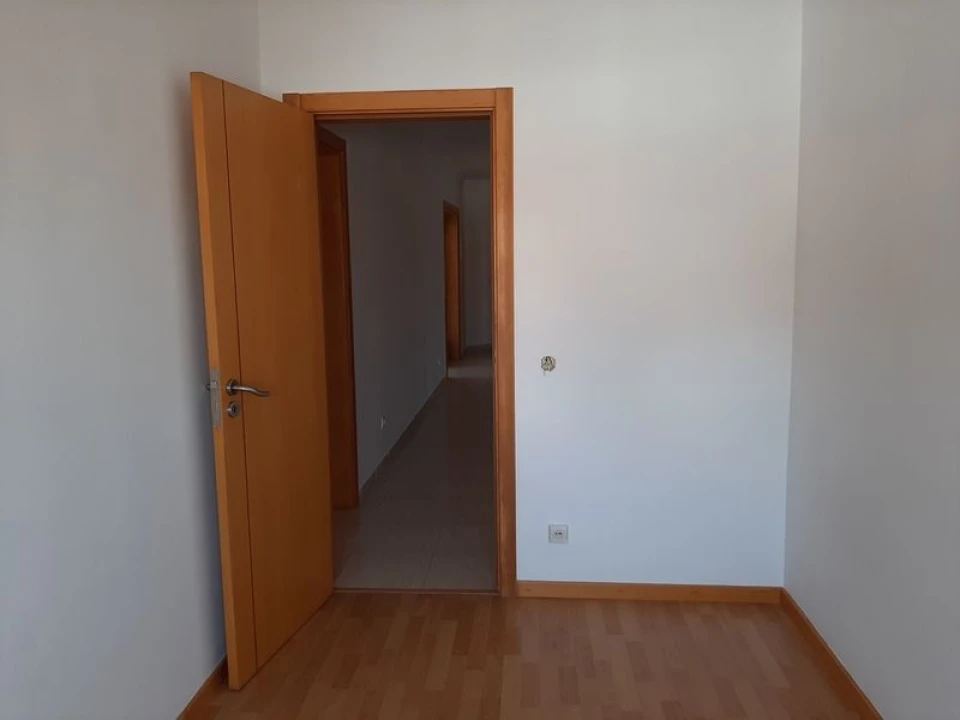 Apartamento T3 para Venda em Azambuja Foto 8