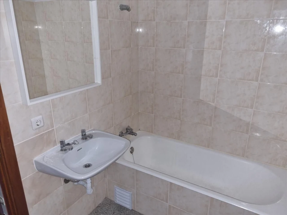 Apartamento T2 para Venda em Rio Tinto Foto 12