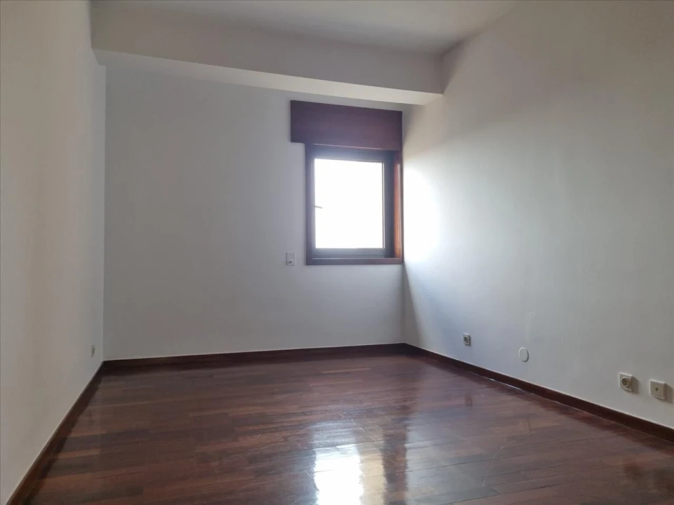 Apartamento T2 para Venda em Rio Tinto Foto 8