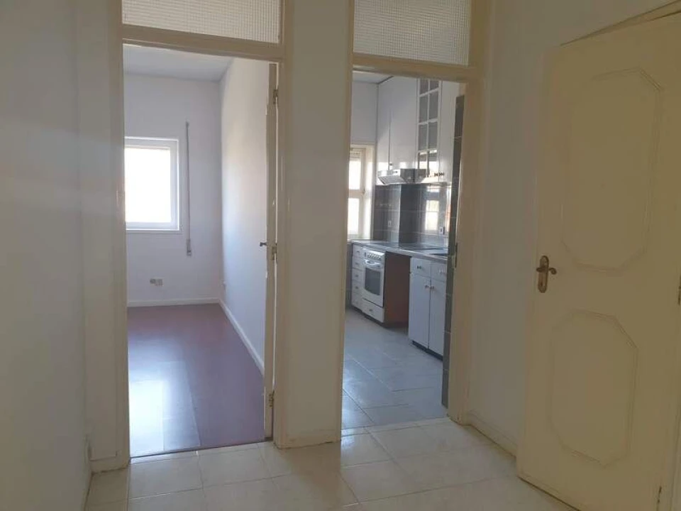 Apartamento T2 para Venda em Paranhos Foto 4