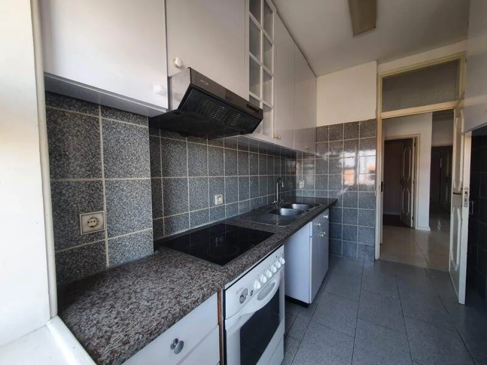 Apartamento T2 para Venda em Paranhos Foto 6