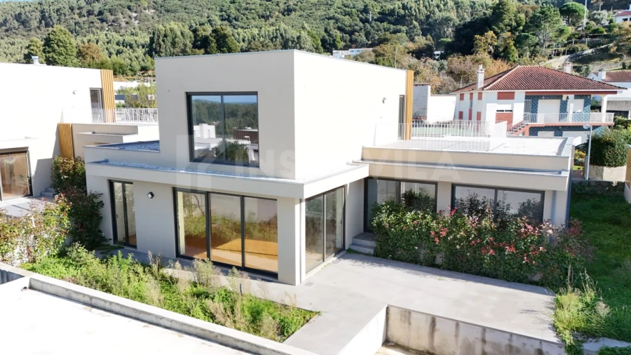 Moradia T3 para Venda em Moledo e Cristelo Foto 1