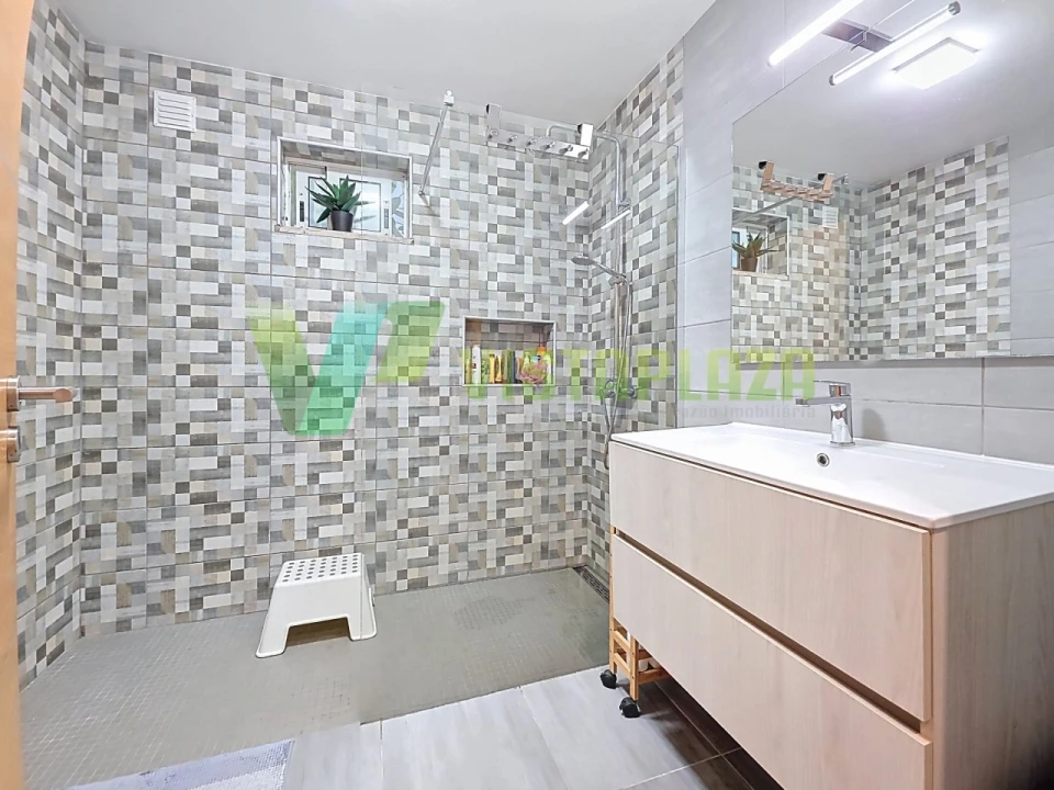 Moradia T4 para Venda em Alvor Foto 10