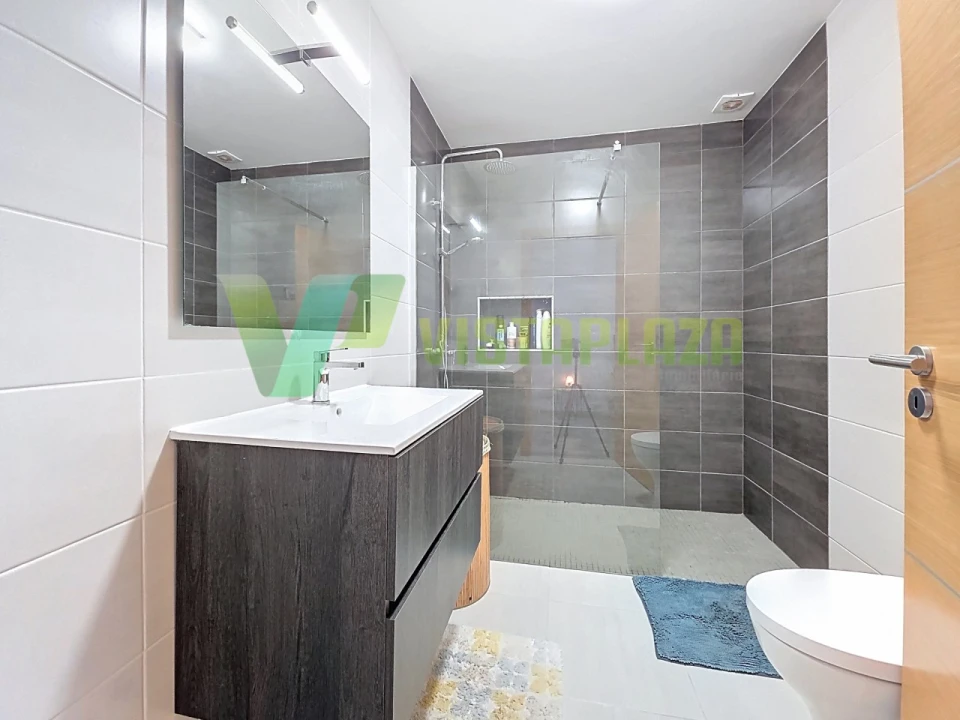 Moradia T4 para Venda em Alvor Foto 16