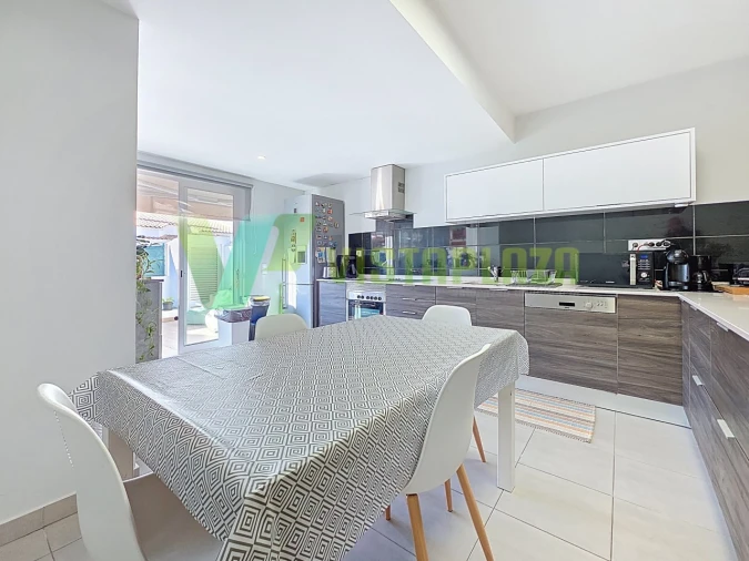 Moradia T4 para Venda em Alvor Foto 3