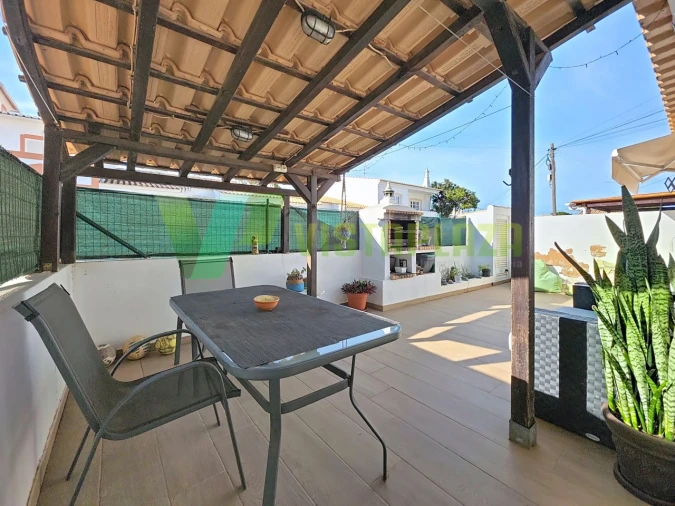 Moradia T4 para Venda em Alvor Foto 6