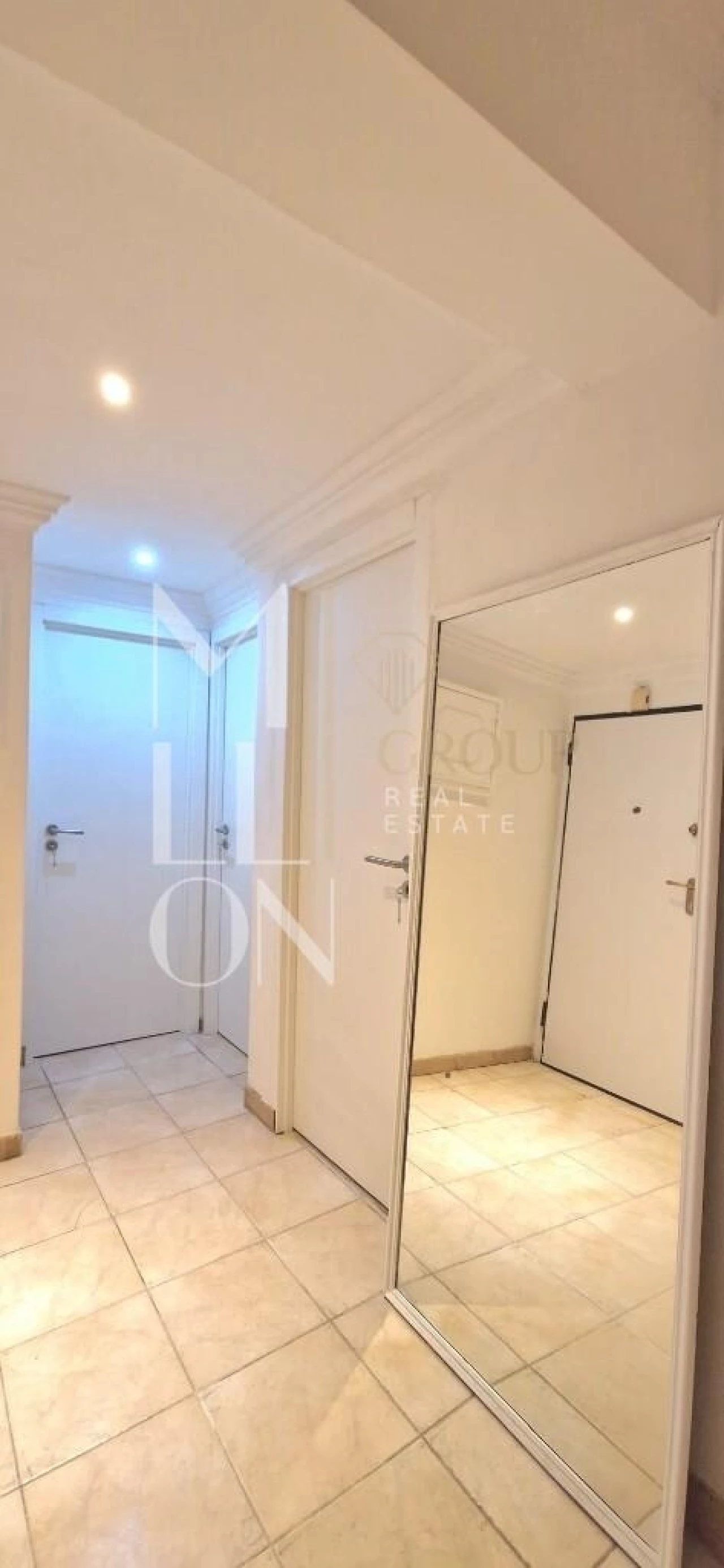 Apartamento T2 para Venda em Agualva e Mira-Sintra Foto 6