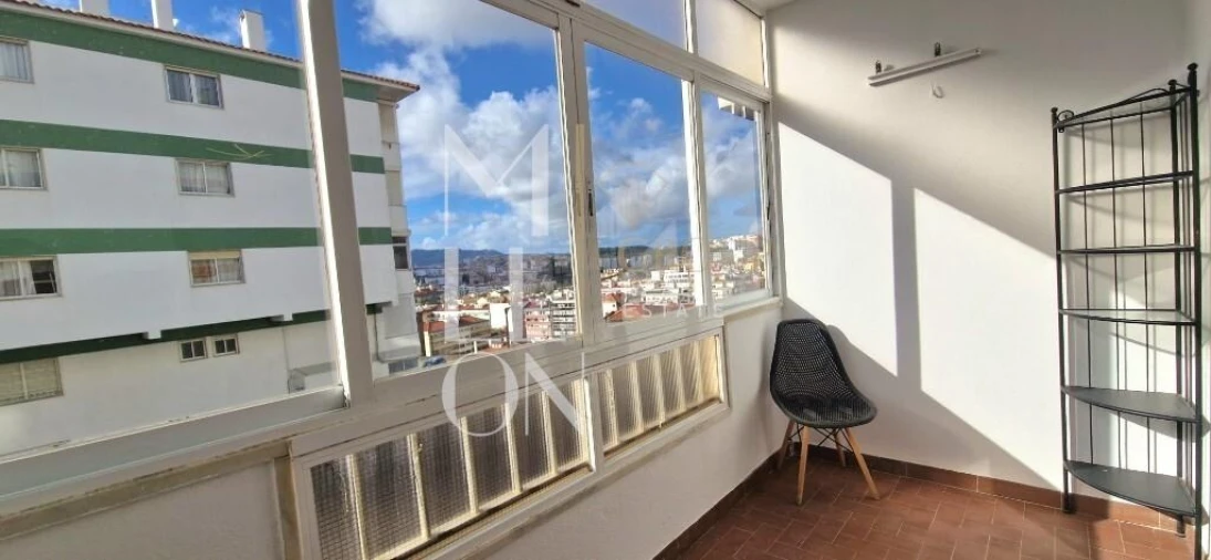 Apartamento T2 para Venda em Agualva e Mira-Sintra Foto 11