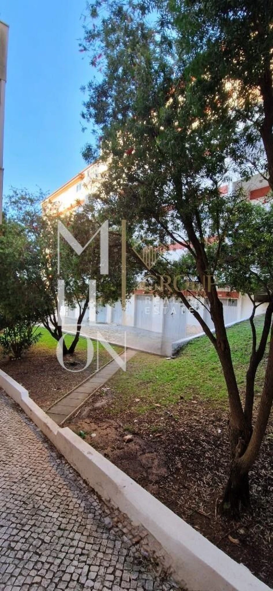 Apartamento T2 para Venda em Agualva e Mira-Sintra Foto 18