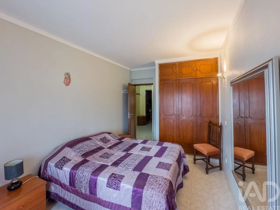 Apartamento T2 para Arrendamento em Quarteira Foto 11