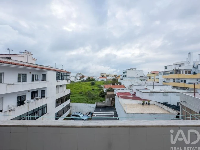 Apartamento T2 para Arrendamento em Quarteira Foto 9