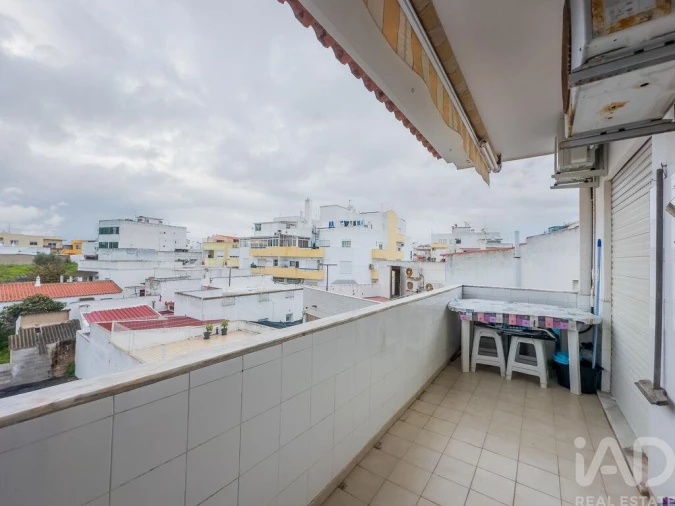 Apartamento T2 para Arrendamento em Quarteira Foto 8