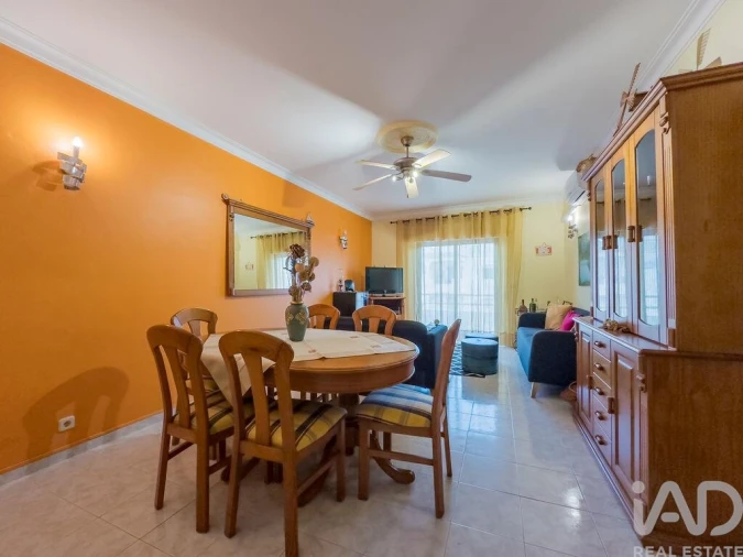 Apartamento T2 para Arrendamento em Quarteira Foto 2