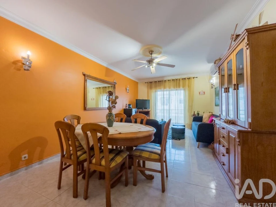 Apartamento T2 para Arrendamento em Quarteira Foto 2