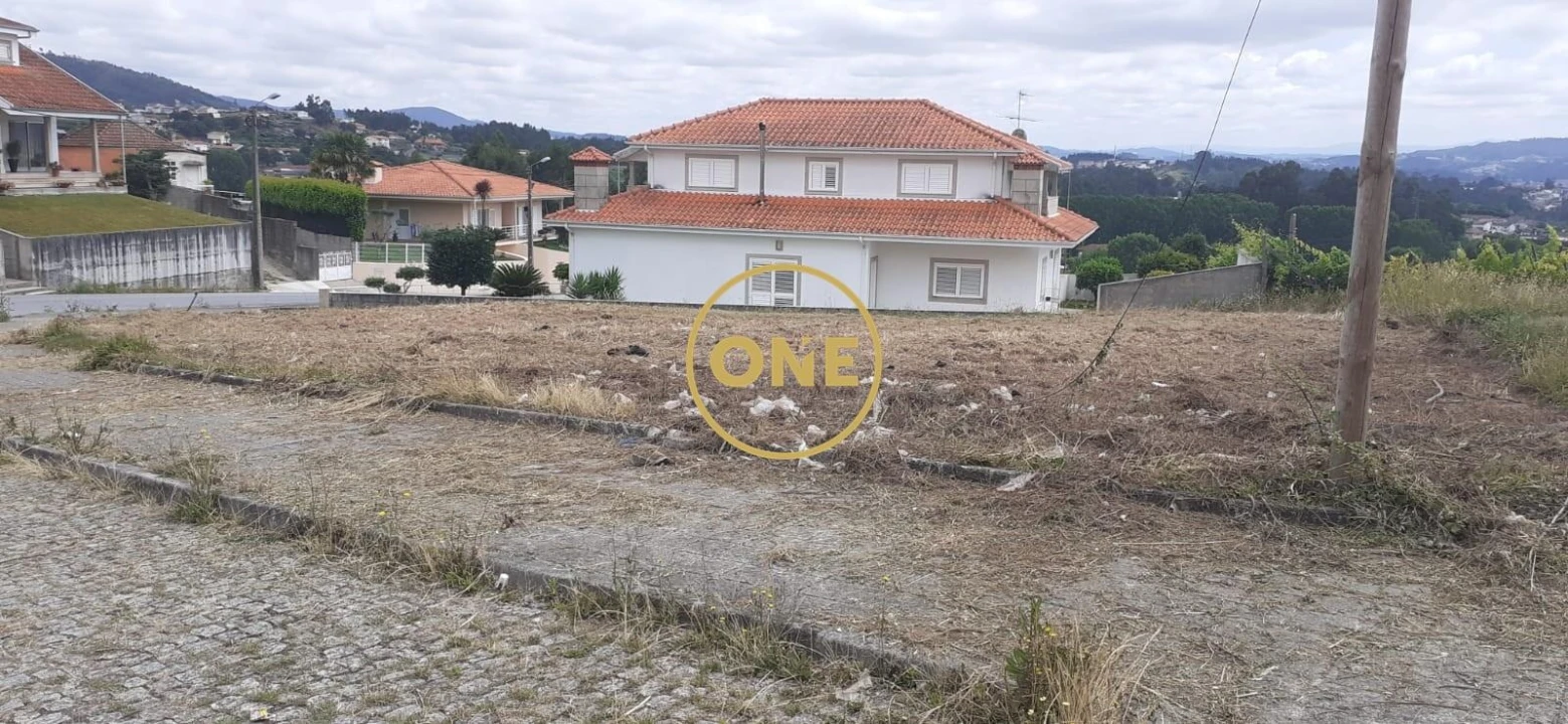 Terreno para Venda em Paredes Foto 3