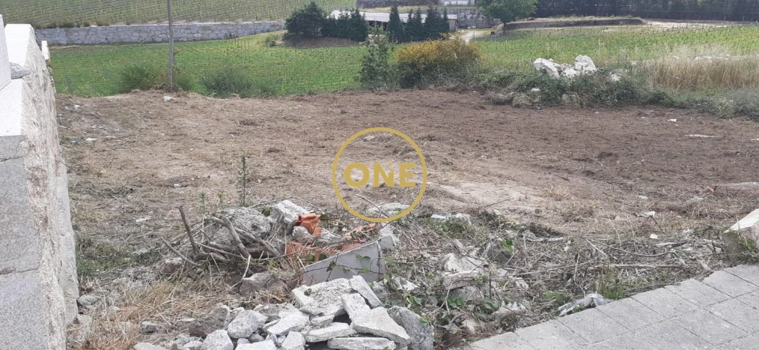 Terreno para Venda em Paredes Foto 3