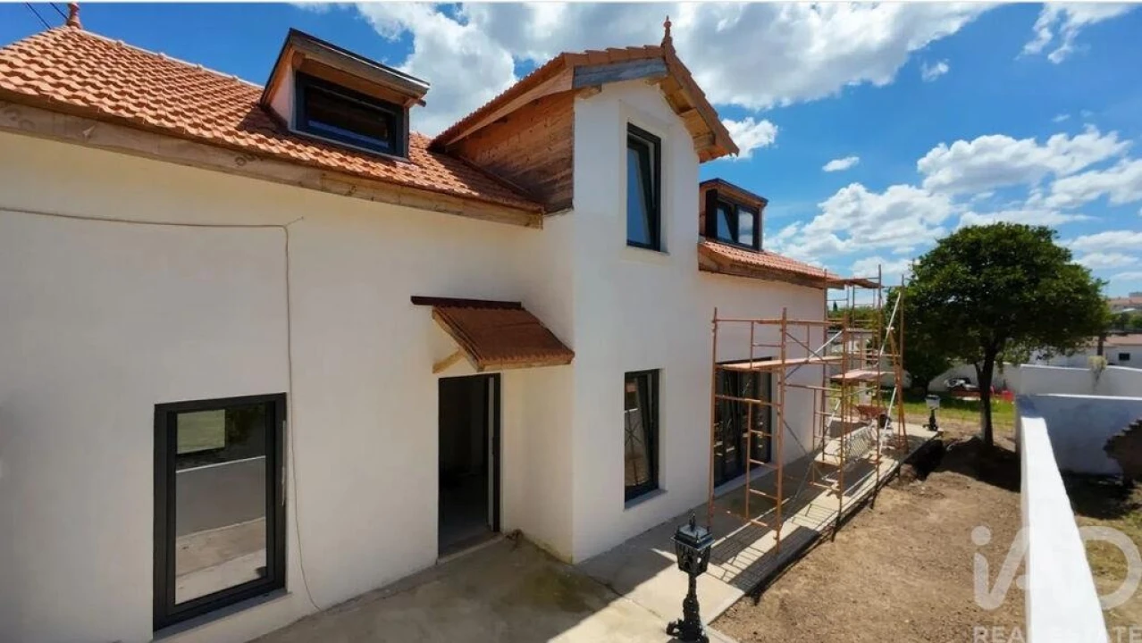 Prédio para Venda em Sangalhos Foto 5