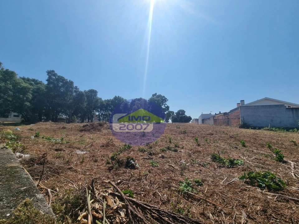 Terreno para Venda em Paços de Brandão Foto 4