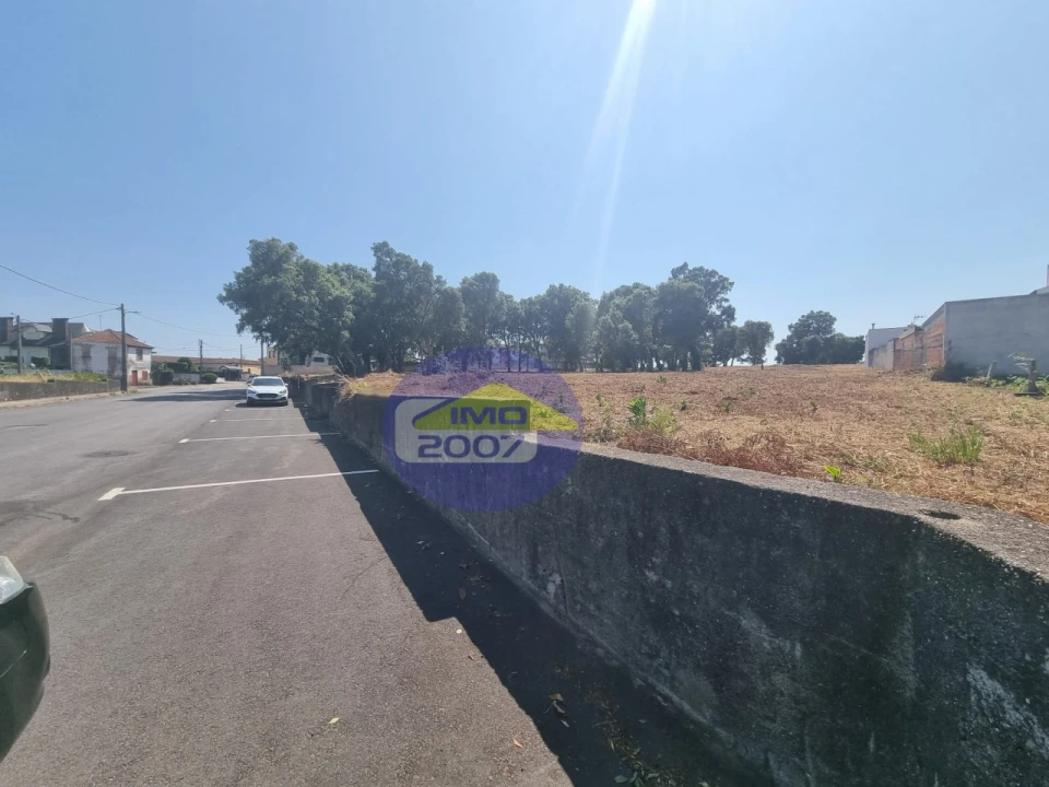 Terreno para Venda em Paços de Brandão Foto 5
