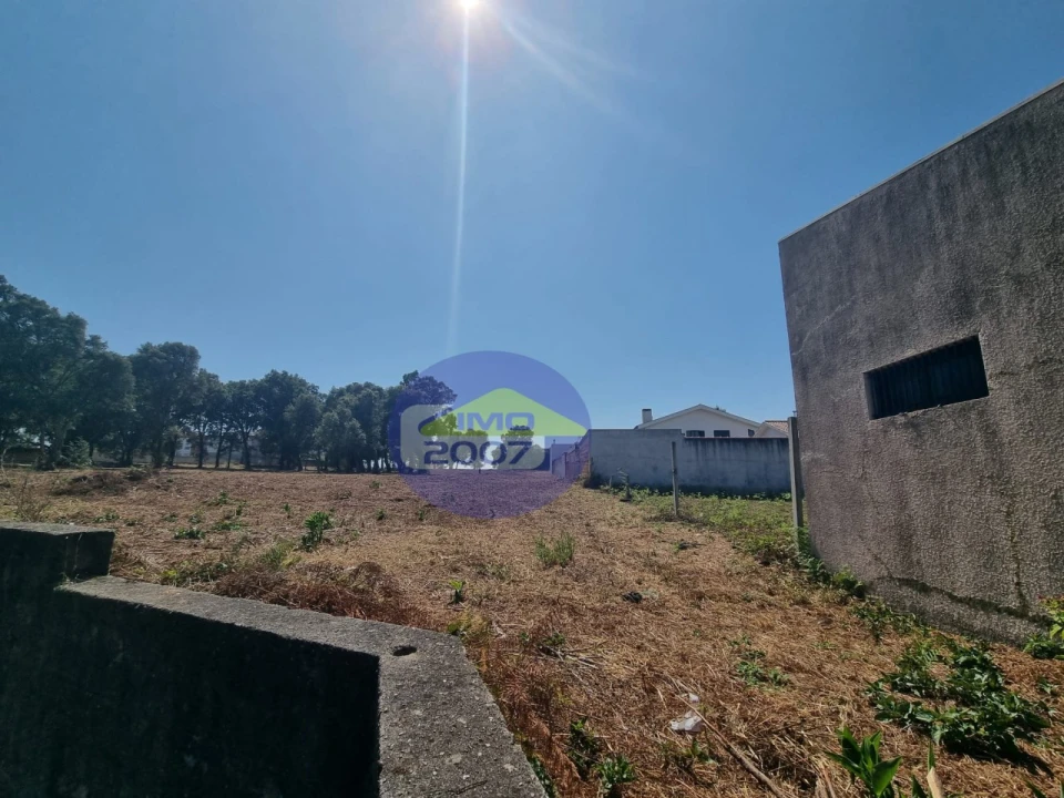Terreno para Venda em Paços de Brandão Foto 7