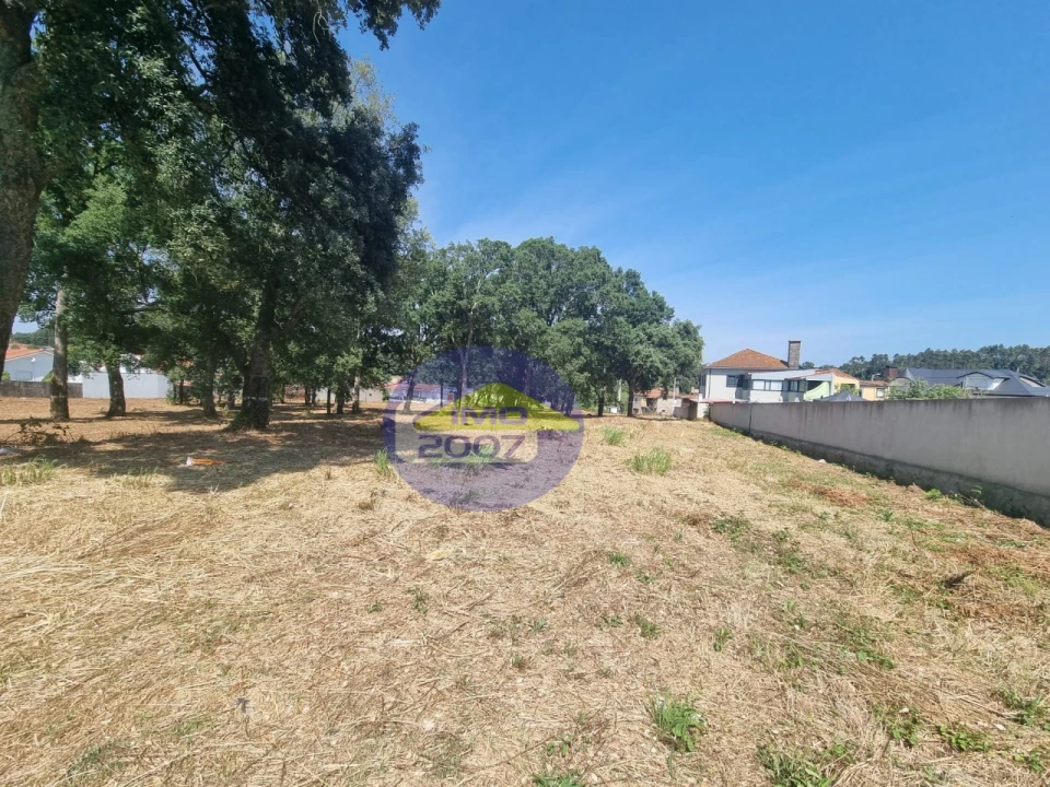 Terreno para Venda em Paços de Brandão Foto 14