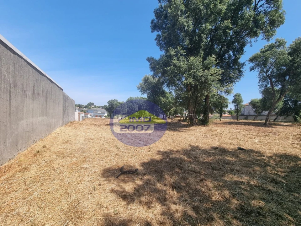 Terreno para Venda em Paços de Brandão Foto 22