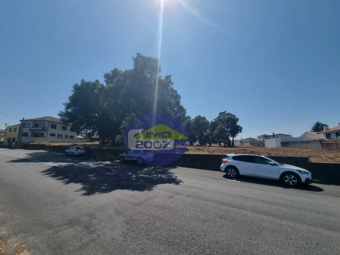 Terreno para Venda em Paços de Brandão Foto 3