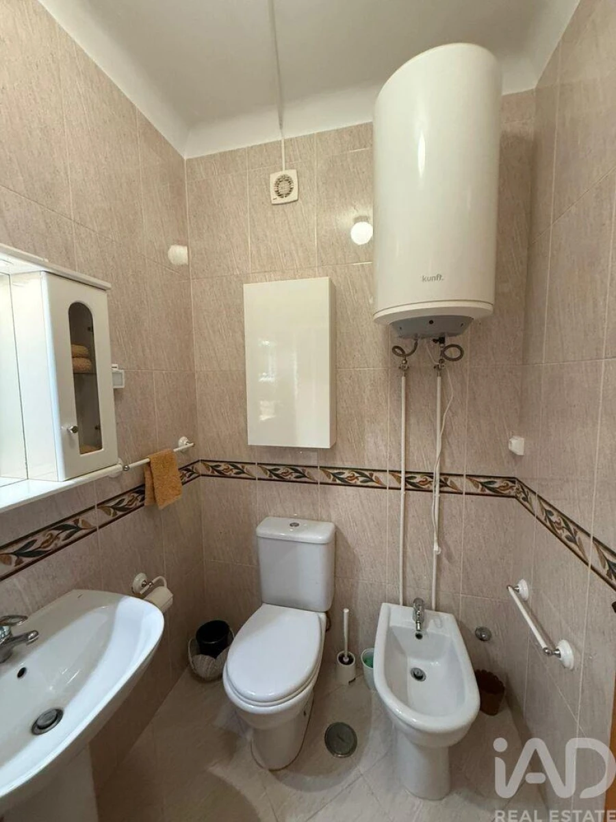 Apartamento T1 para Venda em Nazare Foto 11