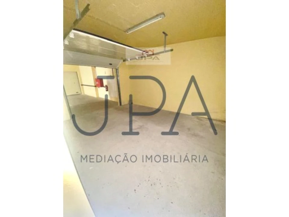 Garagem para Venda em Monte Gordo Foto 5