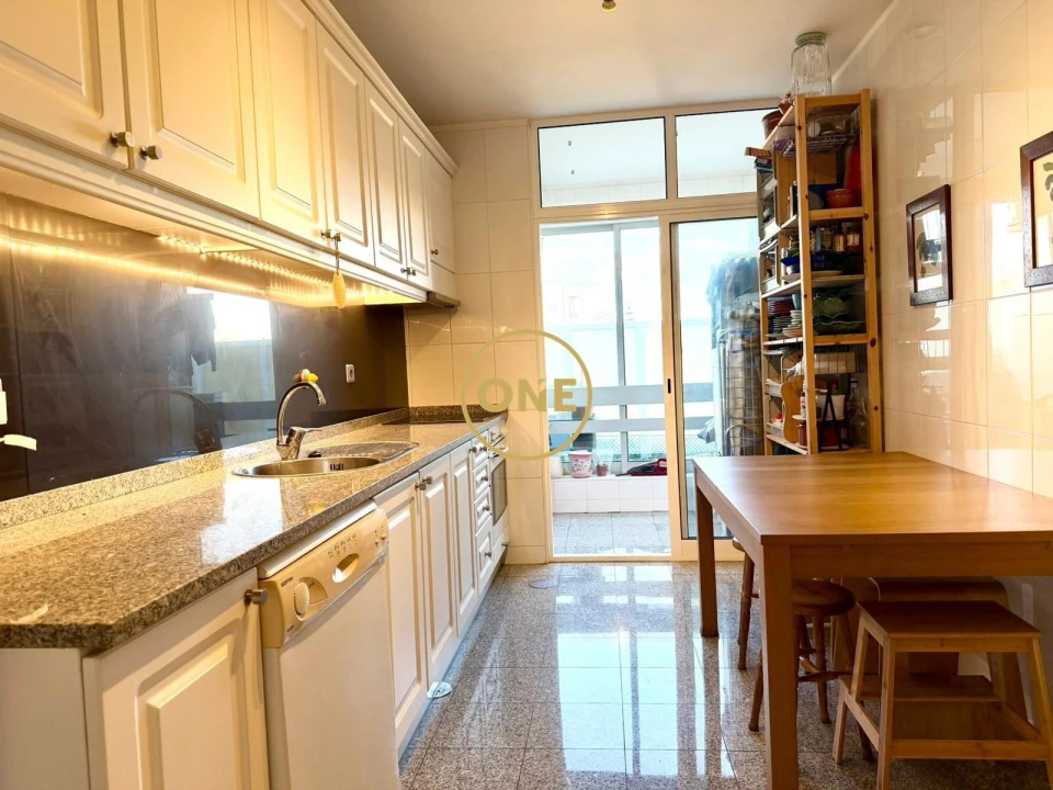 Apartamento T3 para Venda em Cidade da Maia Foto 16